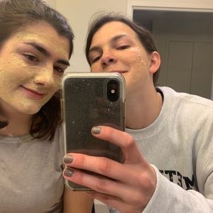 Meet your Posher, Chloe